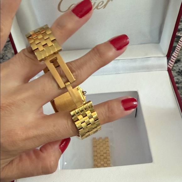 Gold Timepiece with White Dial - Picture 4 of 4